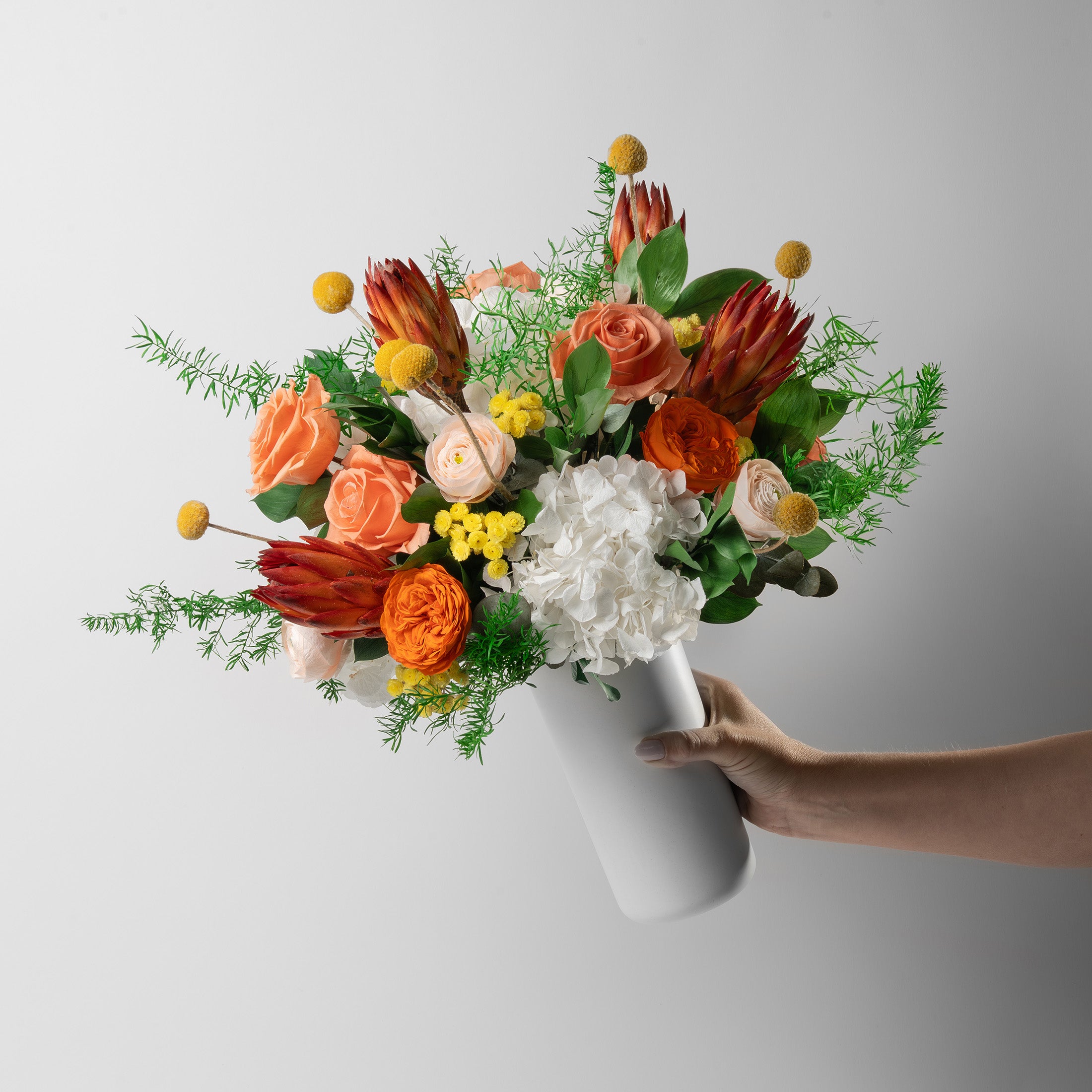 PRESERVED ORANGE AND YELLOW FLOWERS ARRANGEMENT FOR YACHTS