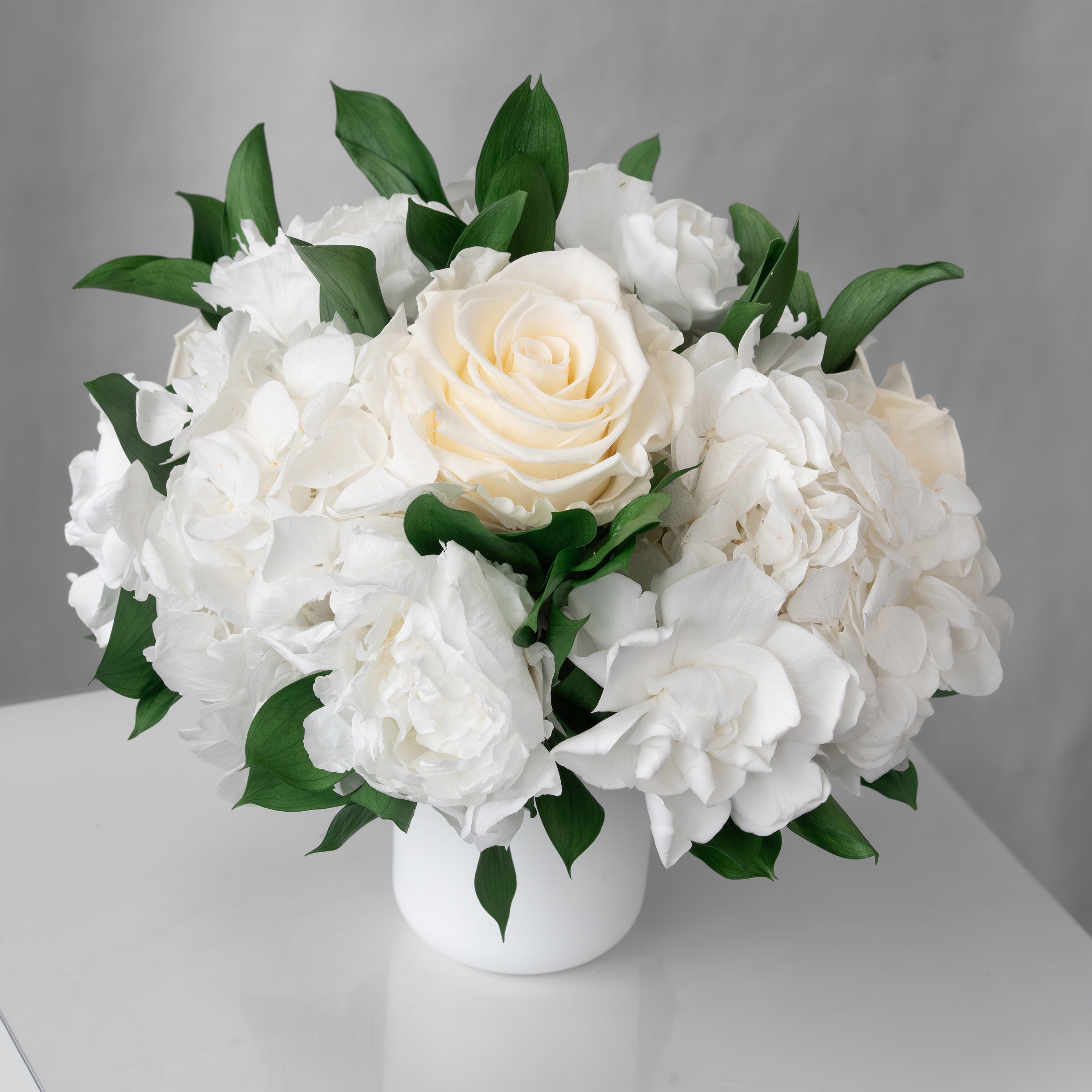Preserved green and white tropical flower arrangement for yachts 